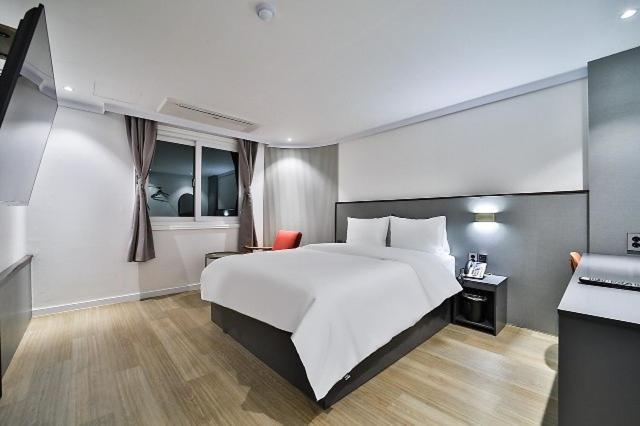 Number 25 Hotel Gyeongsan Oksan Branch Room photo